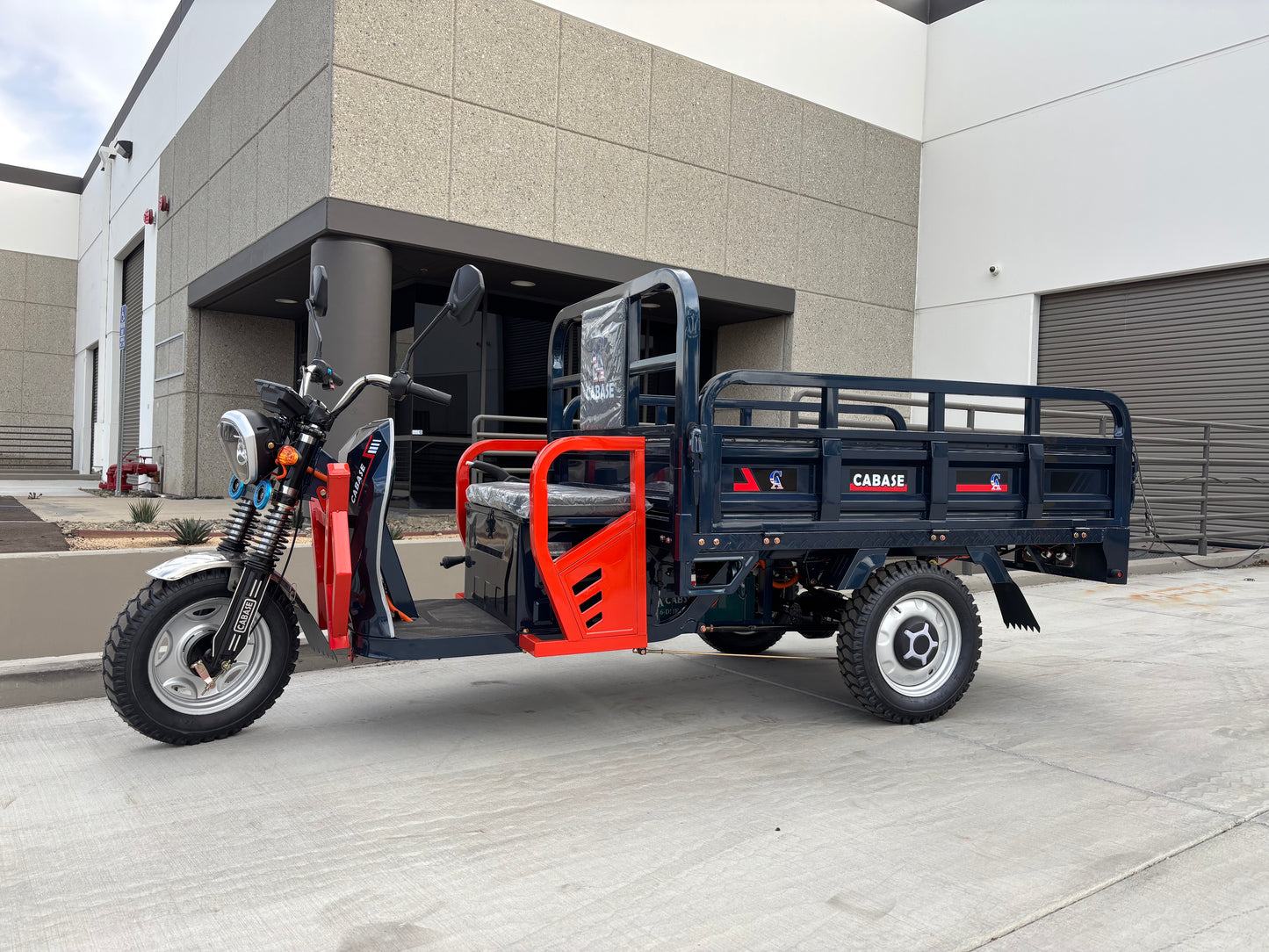 1.6M ELECTRIC CARGO TRICYCLE: Navy